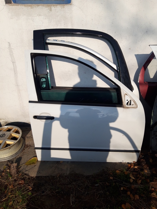 škoda fabia prednja desna Vrata 6Y0831056